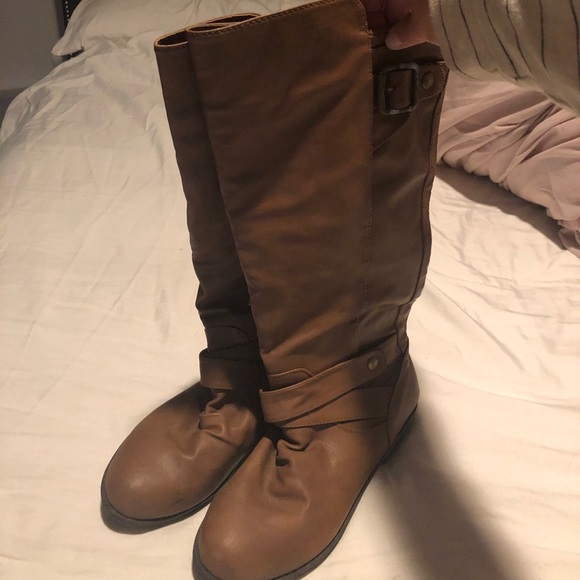 Boots - Picture 1 of 3